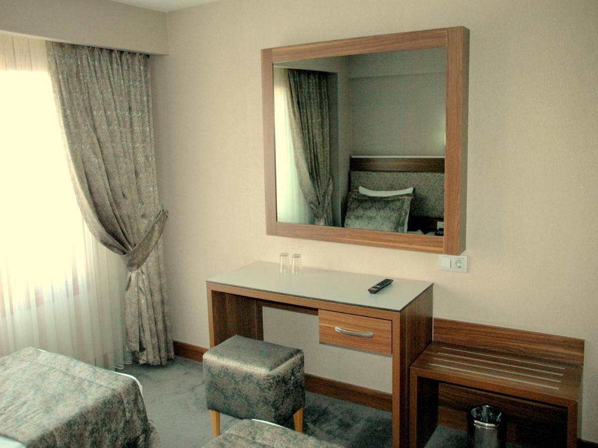 Hotel Buyuk Paris Istanbul Zimmer foto